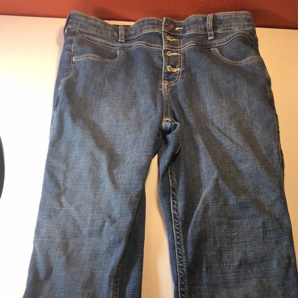 Hollister High Rise Super Skinny  9S.  W29. L28